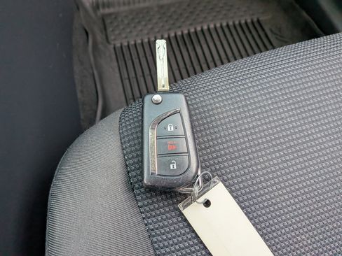 Certified 2025 Toyota RAV4 LE image 34