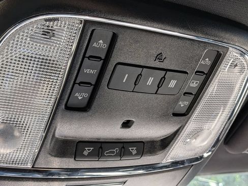 Used 2021 Jeep Grand Cherokee Limited w/ Luxury Group II AWD/4WD image 37