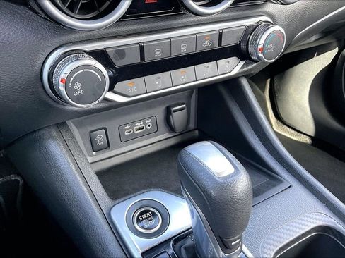 Used 2024 Nissan Sentra SV FWD image 25