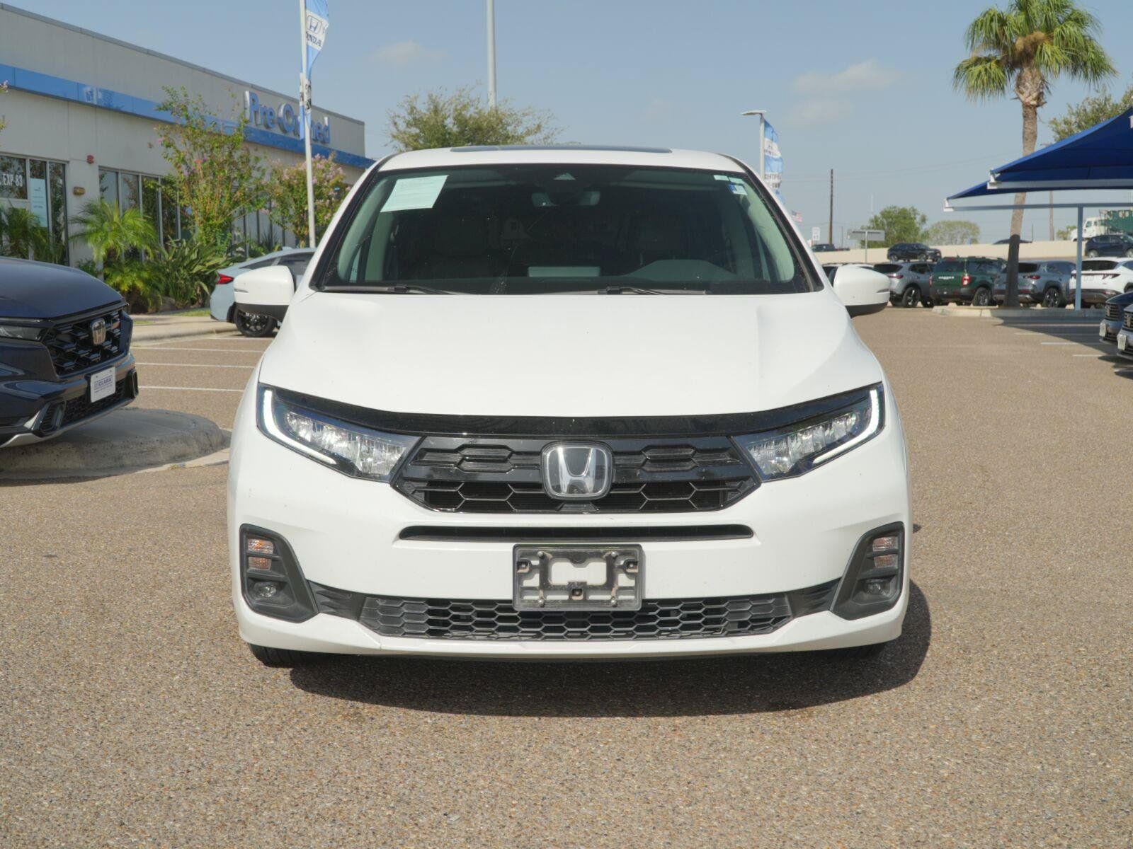 Used 2025 Honda Odyssey Touring image 2