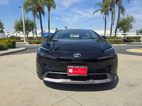 Used 2025 Toyota Prius XLE image 7
