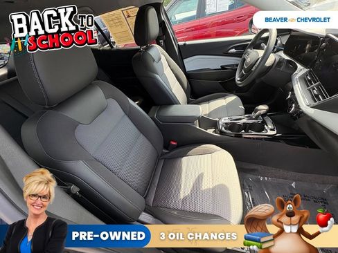 Used 2025 Chevrolet Trax LT FWD image 24