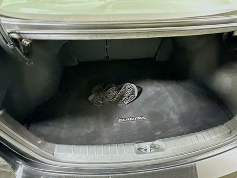 Used 2017 Hyundai Elantra Limited w/ Limited Tech Package 04 image 29