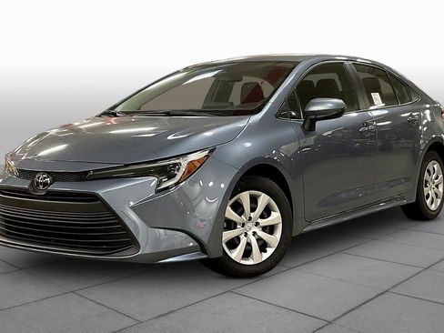 Used 2026 Toyota Corolla LE FWD image 1