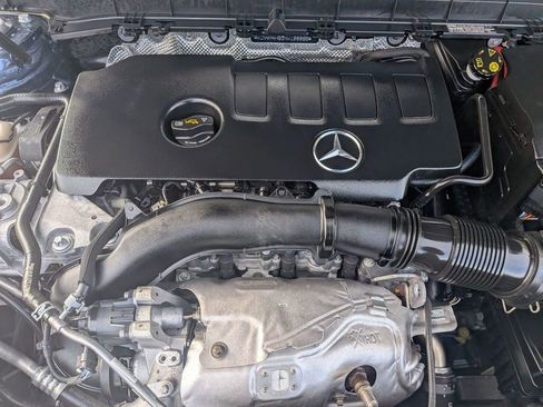 Used 2022 Mercedes-Benz GLB 250 4MATIC w/ Premium Package Lite image 37