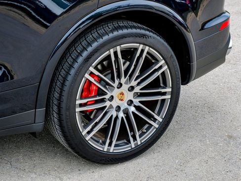 Used 2018 Porsche Cayenne Turbo image 62