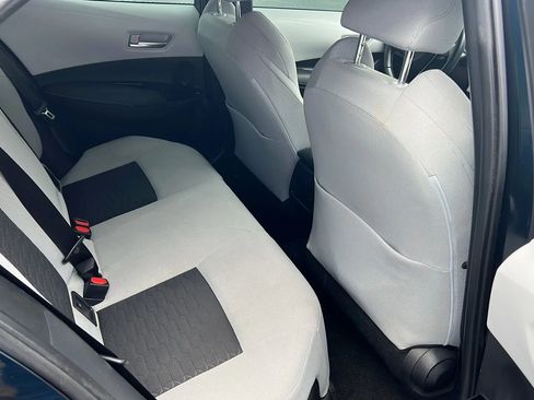 Used 2021 Toyota Corolla SE w/ SE Preferred Package image 6