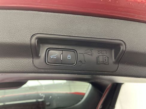 Certified 2020 Ford Explorer XLT w/ Equipment Group 202A AWD/4WD image 32