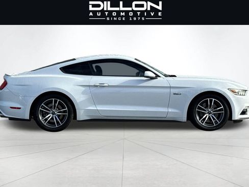 Used 2017 Ford Mustang GT RWD image 3