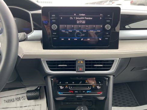 Used 2025 Volkswagen Taos SE image 21