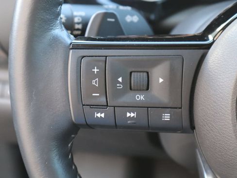 Used 2023 Nissan Pathfinder SL w/ SL Black Package FWD image 13