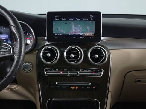 Used 2018 Mercedes-Benz GLC 300 4MATIC image 23