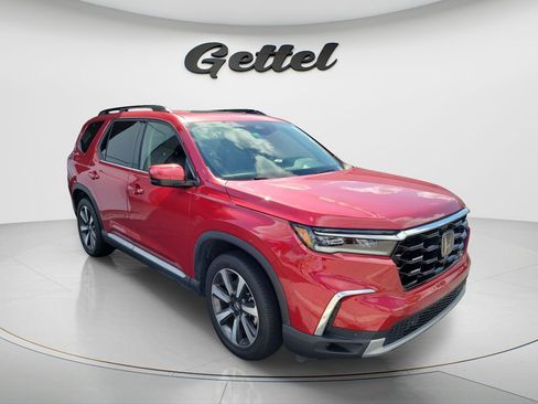 Used 2024 Honda Pilot Touring image 3