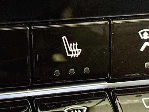 New 2025 GMC Canyon Elevation w/ Convenience Package image 19