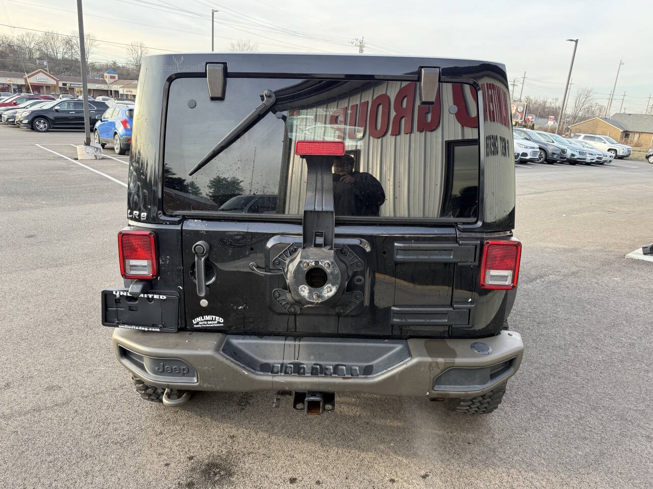 Used 2016 Jeep Wrangler Unlimited Sahara AWD/4WD image 8