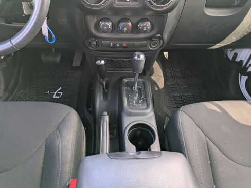 Used 2018 Jeep Wrangler Unlimited Sport S image 17