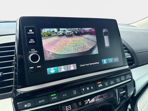 Certified 2025 Honda Odyssey Touring image 25