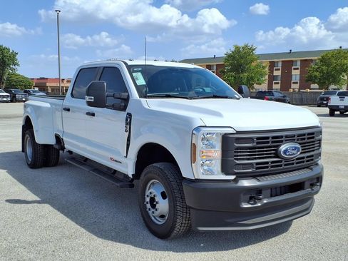 New 2026 Ford F350 XL w/ XL Driver Assist Package AWD/4WD image 3
