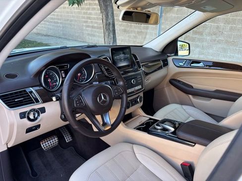 Used 2019 Mercedes-Benz GLE 400 4MATIC w/ Premium 1 Package image 30