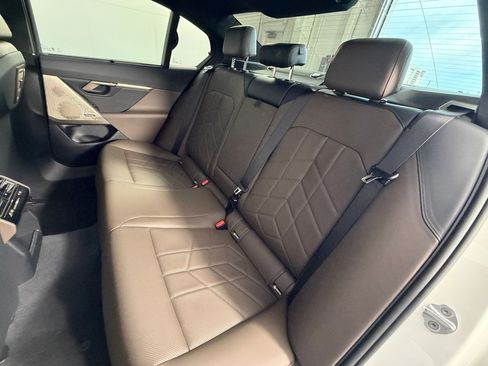 Used 2024 BMW 540i xDrive w/ Executive Package image 30