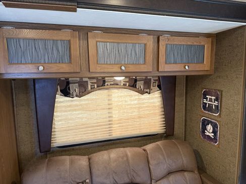 Used 2016 Ford E-450 and Econoline 450 Super Duty w/ Motorhome Prep Package image 48