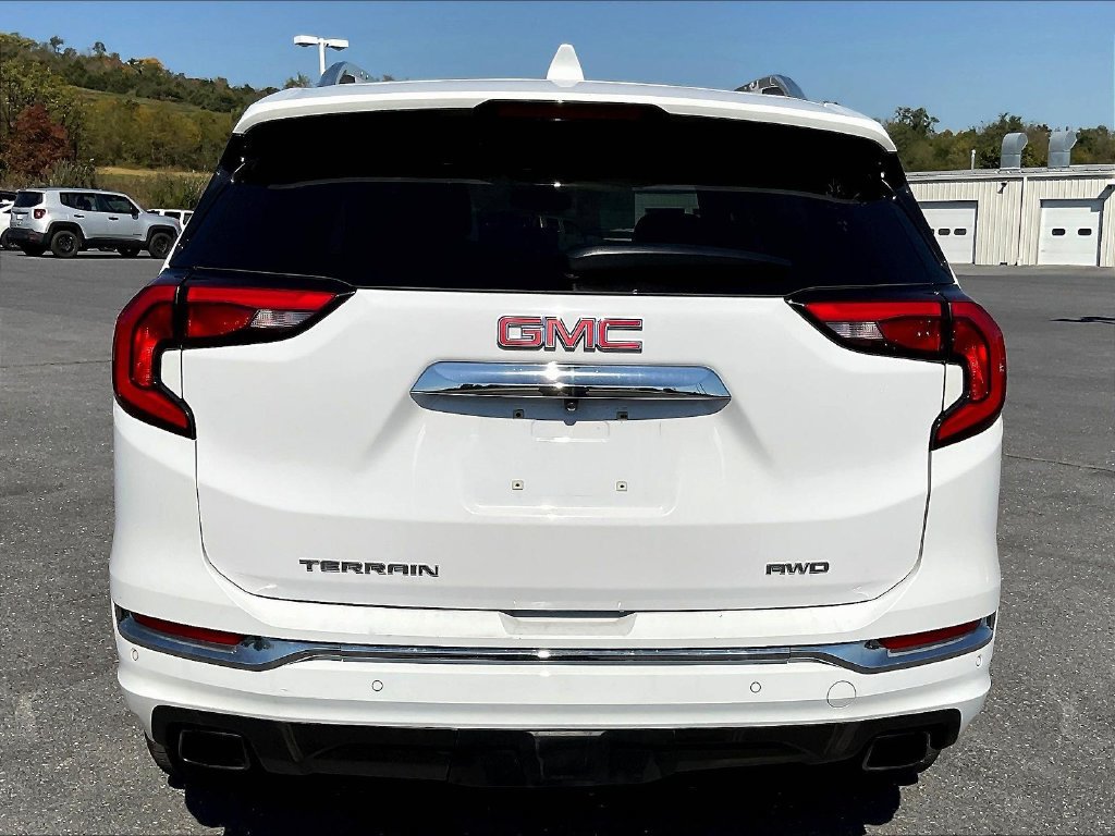 Used 2018 GMC Terrain Denali w/ Advanced Safety Package AWD/4WD image 13