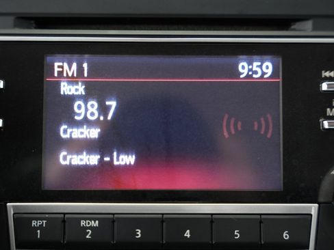 Used 2017 Nissan Altima 2.5 SV image 19