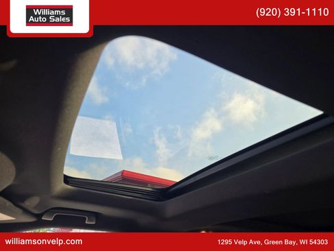 Used 2019 Ford Explorer Platinum image 2