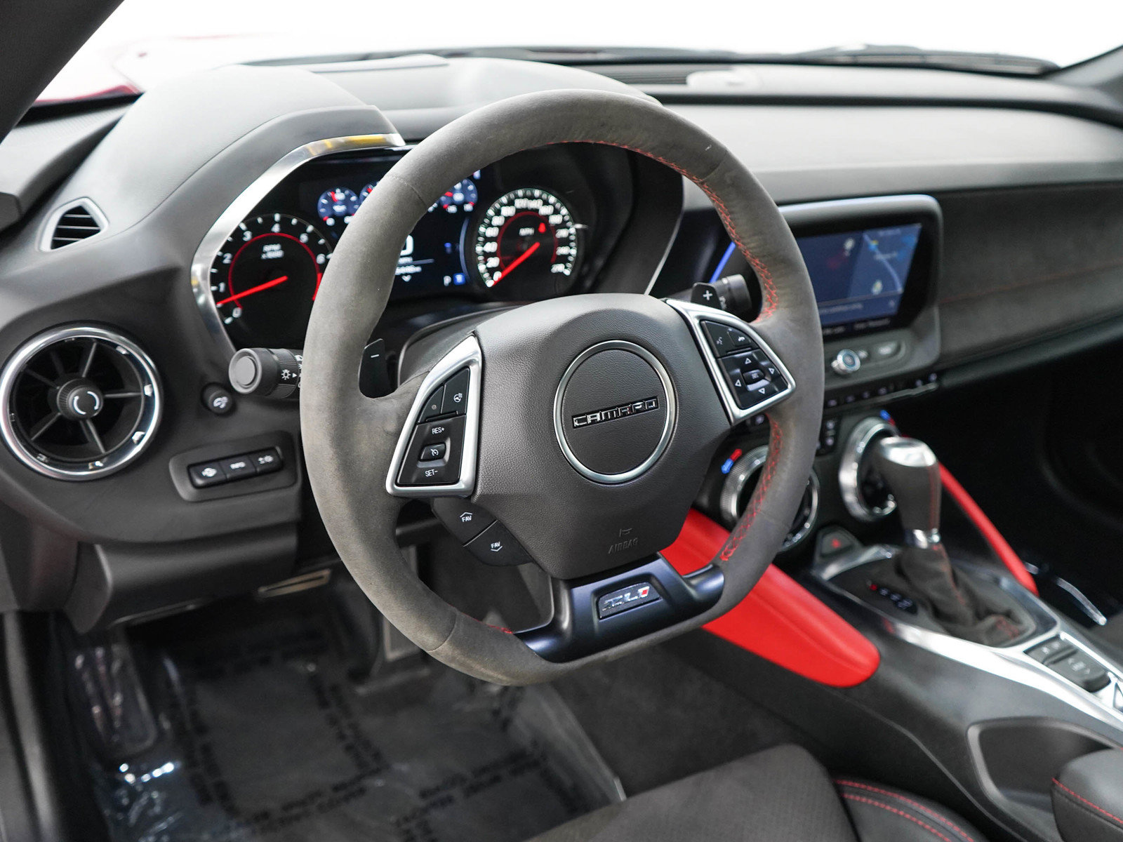 Used 2020 Chevrolet Camaro ZL1 RWD image 17