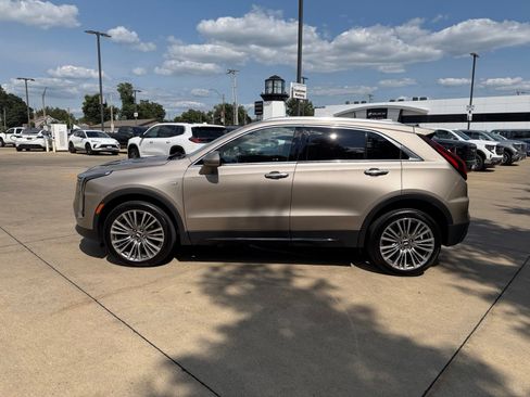 Used 2024 Cadillac XT4 Premium Luxury AWD/4WD image 8
