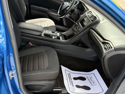 Used 2020 Ford Fusion SE FWD image 15