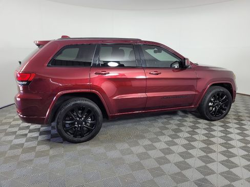 Used 2022 Jeep Grand Cherokee Laredo X RWD image 10