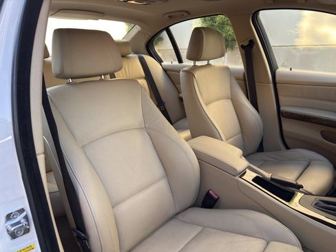 Used 2006 BMW 330i Sedan image 52