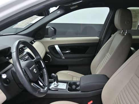 Used 2023 Land Rover Discovery Sport SE image 11