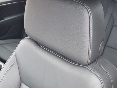 Certified 2025 Chevrolet Suburban Z71 AWD/4WD image 11