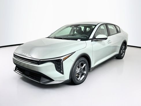 Used 2025 Kia K4 FWD image 3