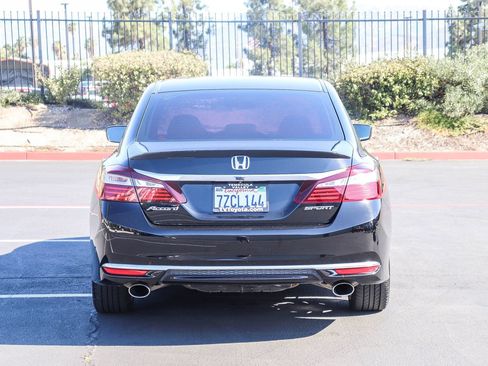 Used 2017 Honda Accord Sport image 6