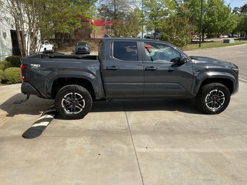 Used 2026 Toyota Tacoma TRD Sport image 11
