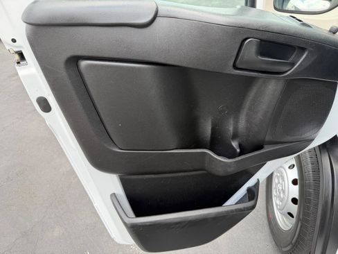 Used 2020 RAM ProMaster 2500 w/ Premium Appearance Group FWD image 29