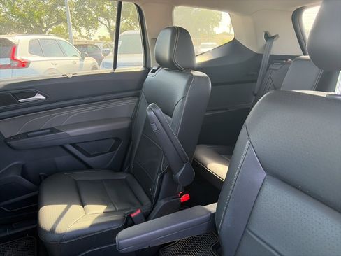 Used 2021 Volkswagen Atlas SE w/ Panoramic Sunroof Package image 9