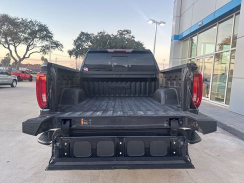 Used 2022 GMC Sierra 1500 SLT image 6