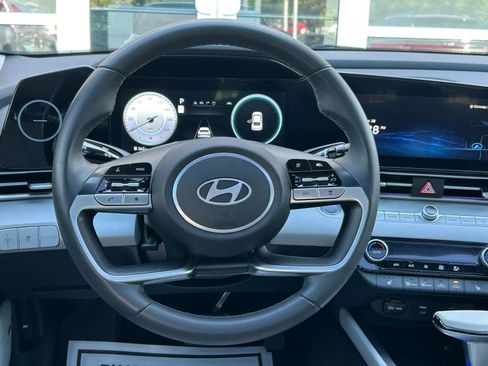 Used 2024 Hyundai Elantra Limited FWD image 12