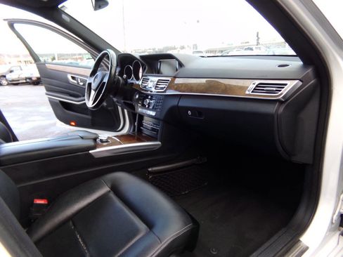 Used 2015 Mercedes-Benz E 350 4MATIC Sedan image 39