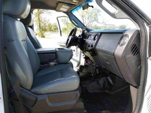 Used 2011 Ford F350 XL w/ Camper Pkg image 24