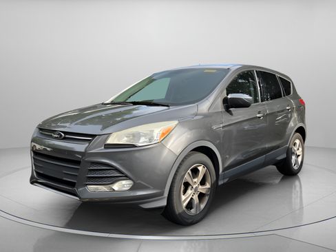 Used 2015 Ford Escape SE FWD image 1