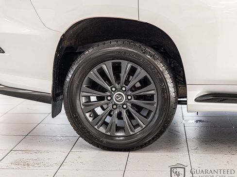 Used 2020 Lexus GX 460 Luxury w/ Luxury Sport Package AWD/4WD image 10