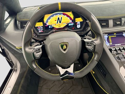 Used 2017 Lamborghini Aventador LP 750-4 Superveloce AWD/4WD image 11