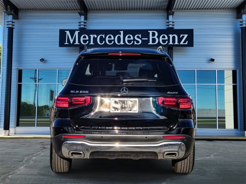 New 2026 Mercedes-Benz GLB 250 4MATIC image 5