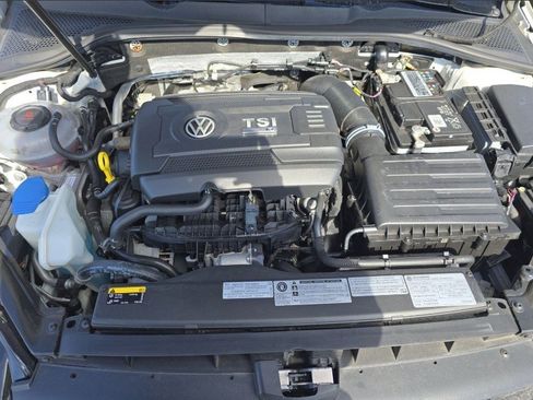 Used 2019 Volkswagen Golf R 4-Door image 6