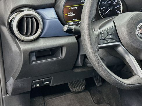 Used 2025 Nissan Versa SV FWD image 17